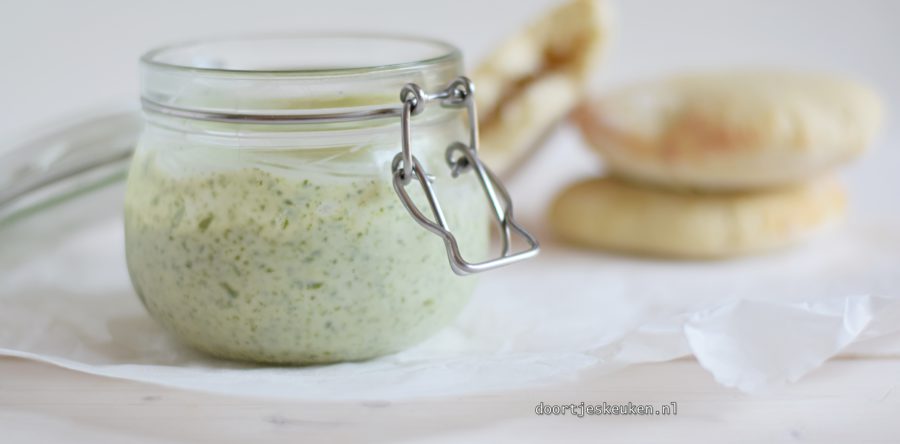 Pitabroodjes met lekkere dipsaus