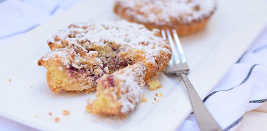 Kersengebakjes met crumble