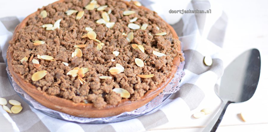 Speculaasvlaai met stoofpeer en appel