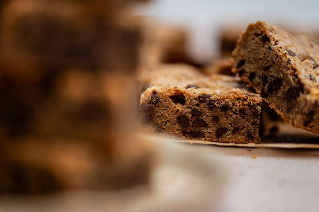 Chocolate chip blondies
