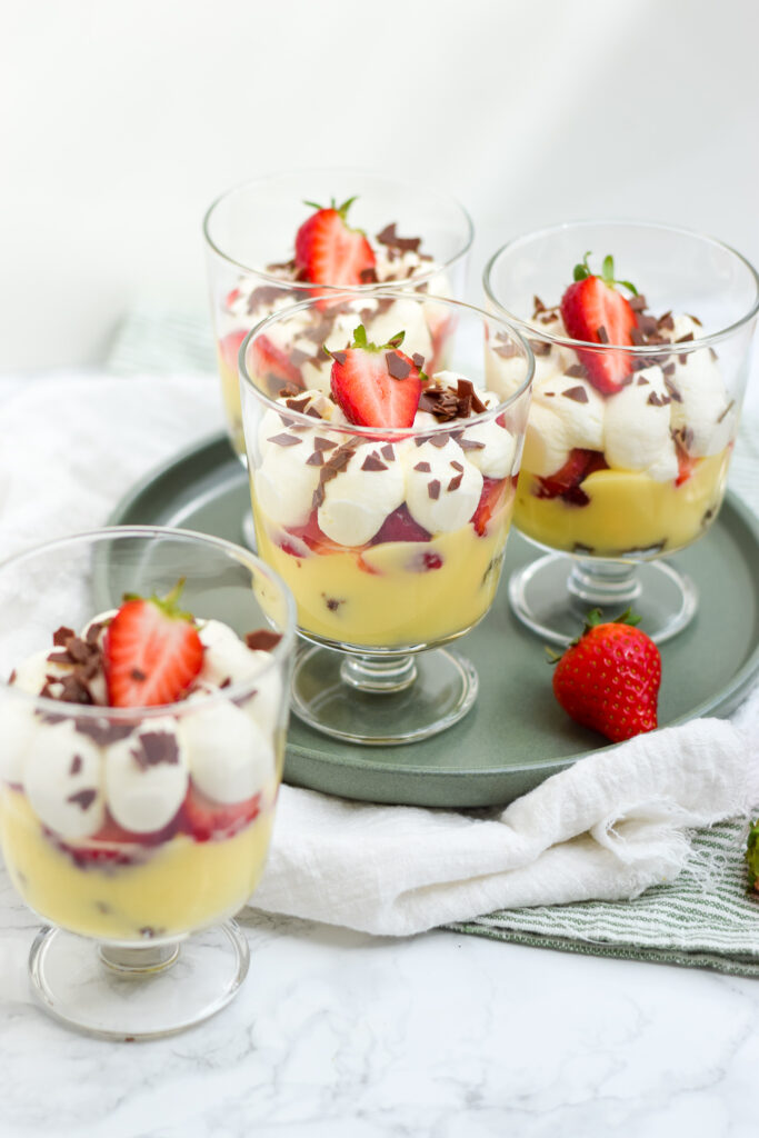 zomerse trifle met aardbeien